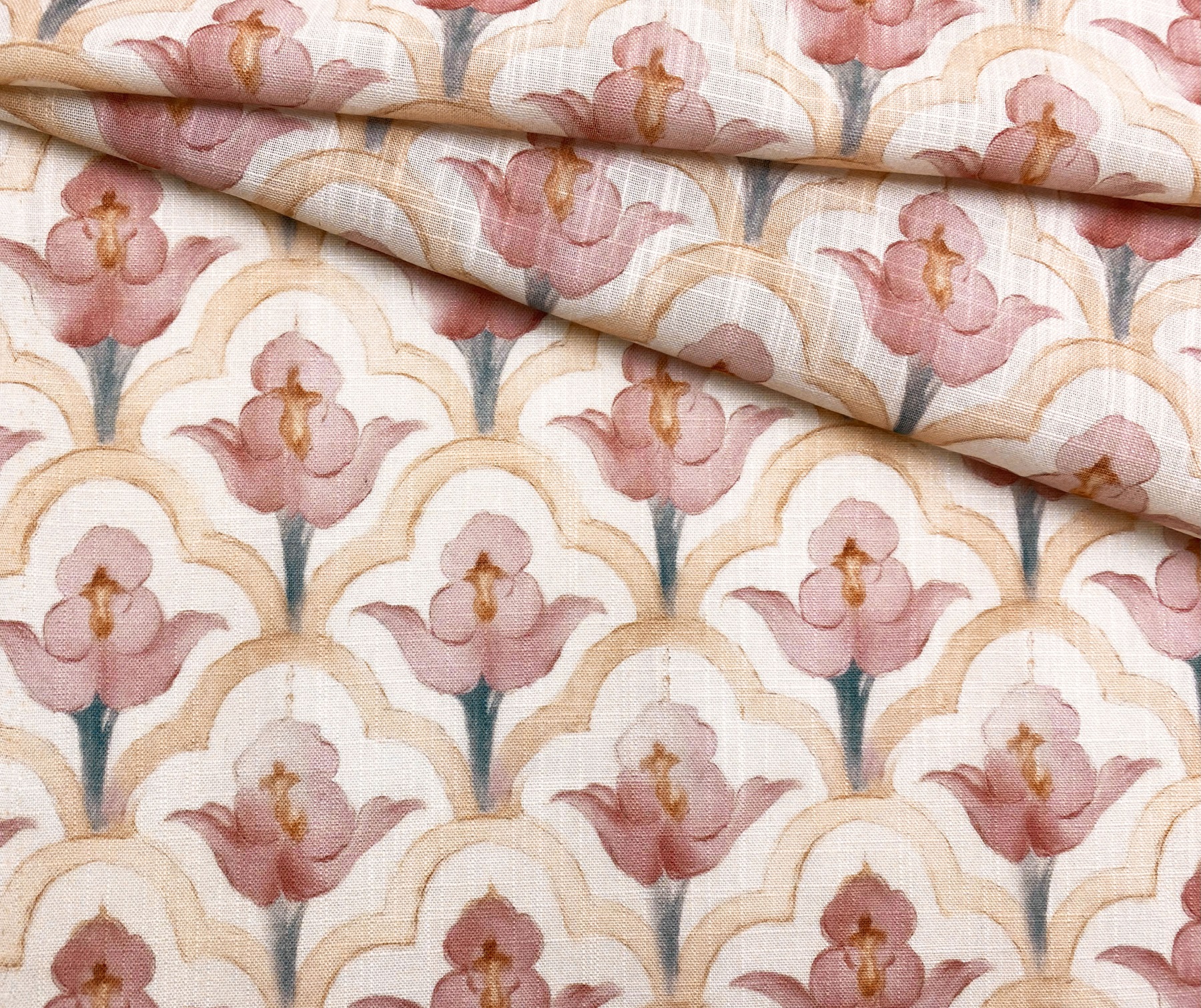 Ткань Платьевая пудрового цвета с принтом акварельные цветы 29388 1