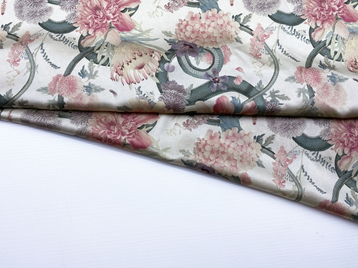 Ткань Атласный Шёлк бежевого цвета с принтом цветы и рептилии 46440 4
