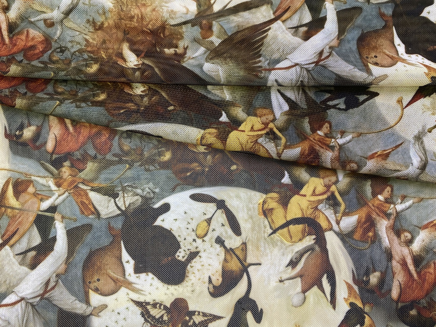 Ткань Сетка серо-бежевого цвета с принтом люди  32570 1